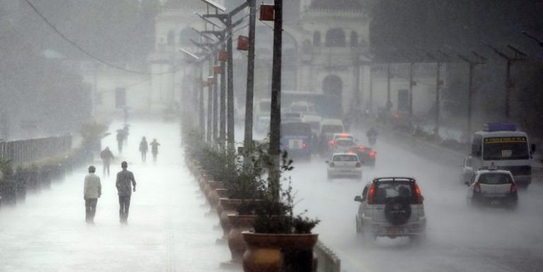 देशका विभिन्न स्थानमा भारी वर्षाको सम्भावना, सतर्क रहन आग्रह